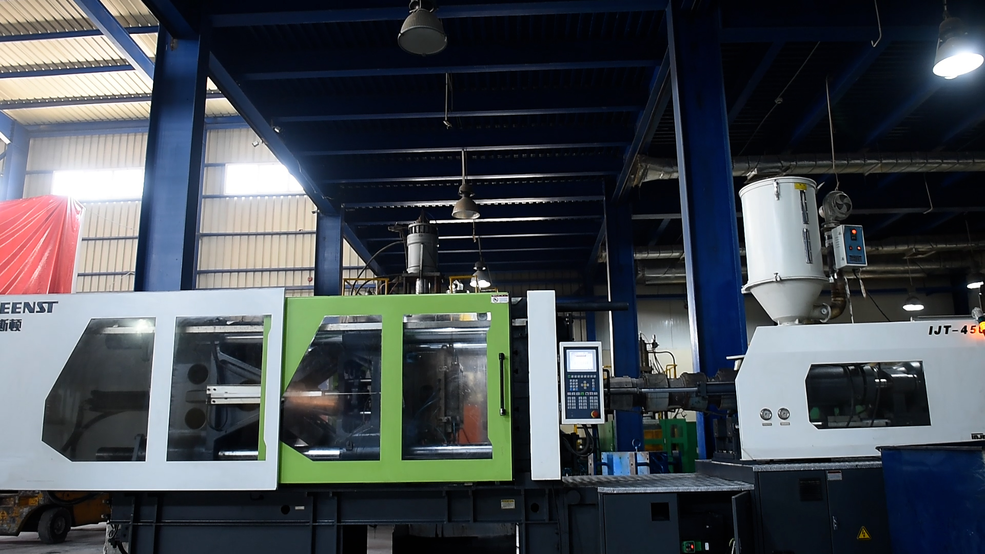 Injection molding production line